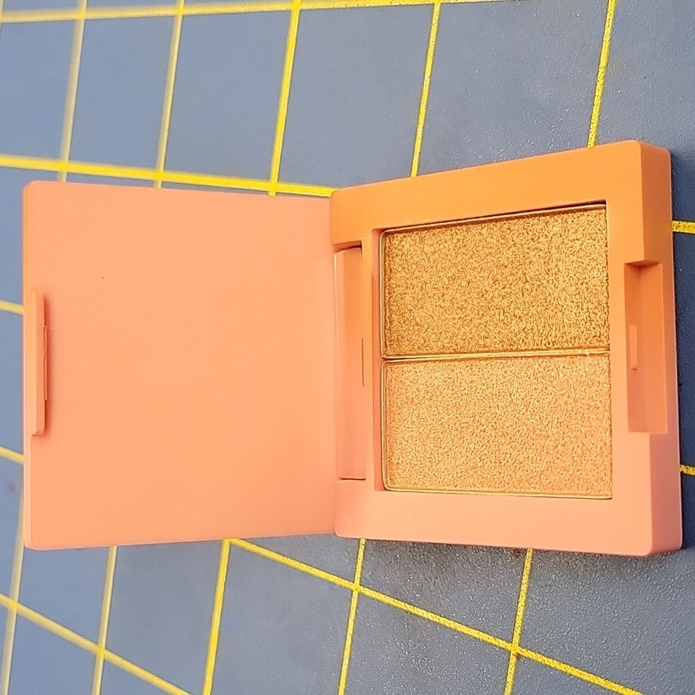 Farah Pressed Pigment Duos (Forget Me Not & Nectar) Eyeshadow